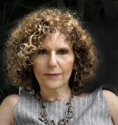 claudia-messing-breaking-the-symmetry-being-oneself-newspaper-diario-buenos-aires-herald